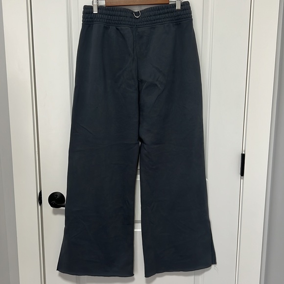 Abercrombie and Fitch Soft Collection dark gray wide leg sweatpants size Large - Picture 8 of 9